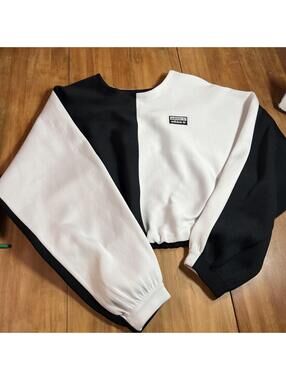 Adidas Originals Black & White Croptop Sz L